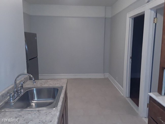 Building Photo - 2 br, 1 bath Apartment - 603 Midwood St