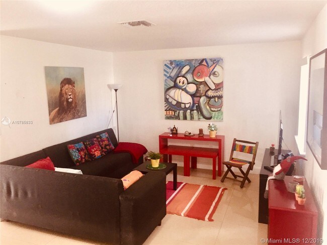 Foto del edificio - 2060 NE 167th St