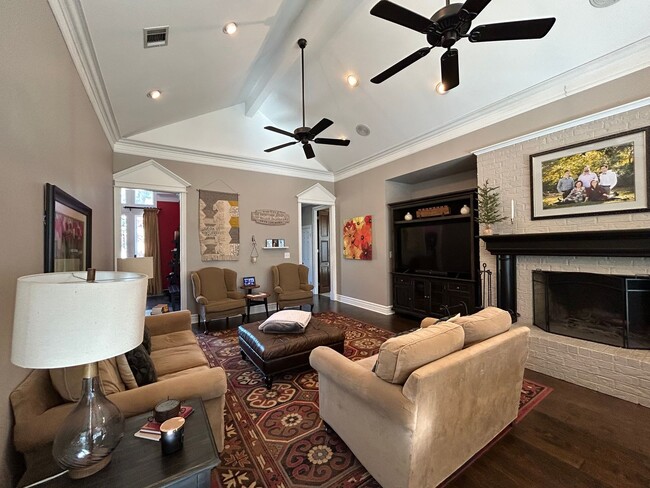 Foto del edificio - Gorgeous 4 Bedroom home in South Shreveport