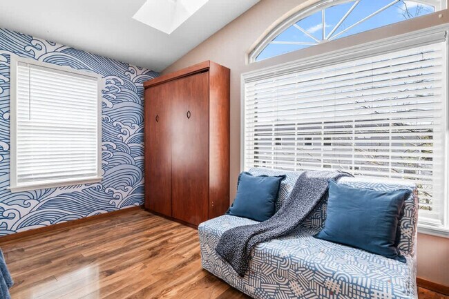 Foto del edificio - 737 12th Ave S