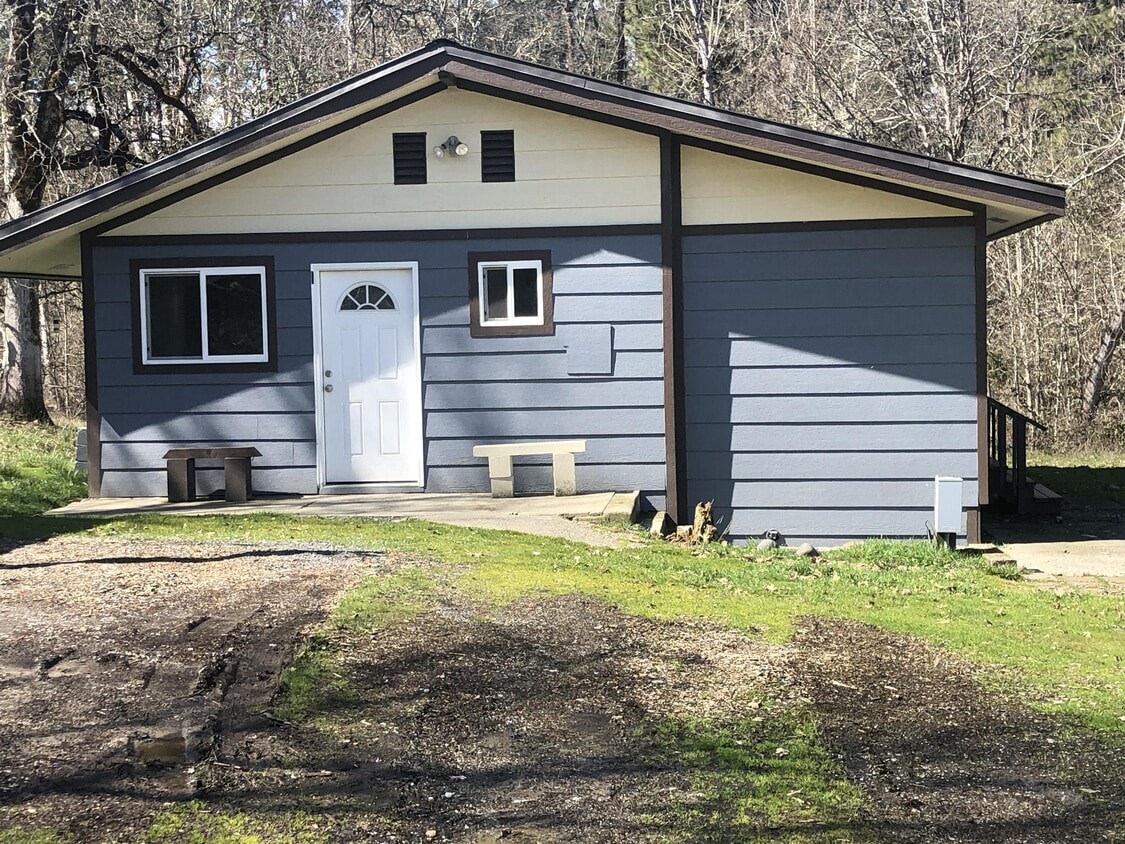 3500 Redwood Hwy, Grants Pass, OR 97527 House Rental in Grants Pass