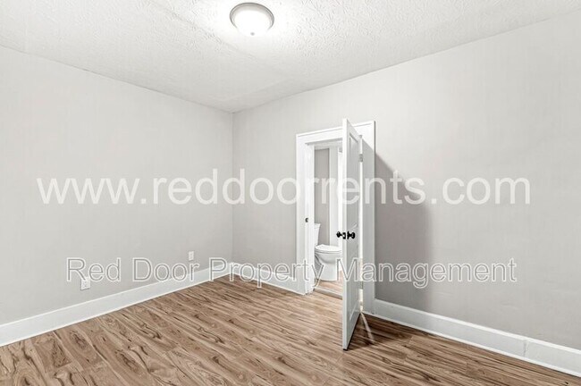 Foto del edificio - 2356 Stuart St
