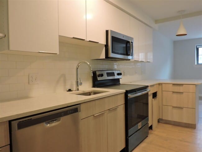 Building Photo - 9 Soden St