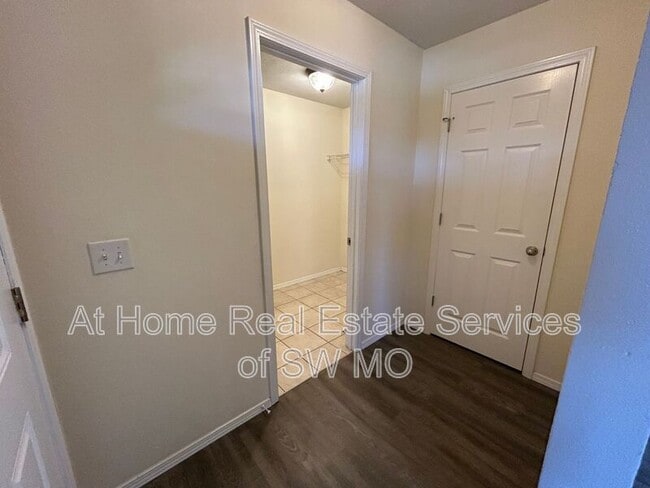 Building Photo - 1105 N 25th St