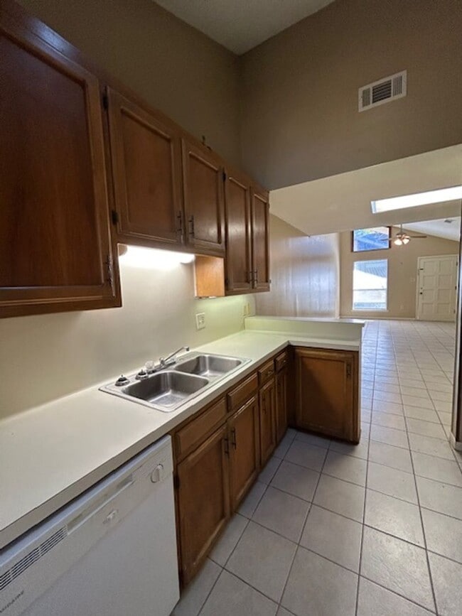 Building Photo - 12784 Brogdon Ln