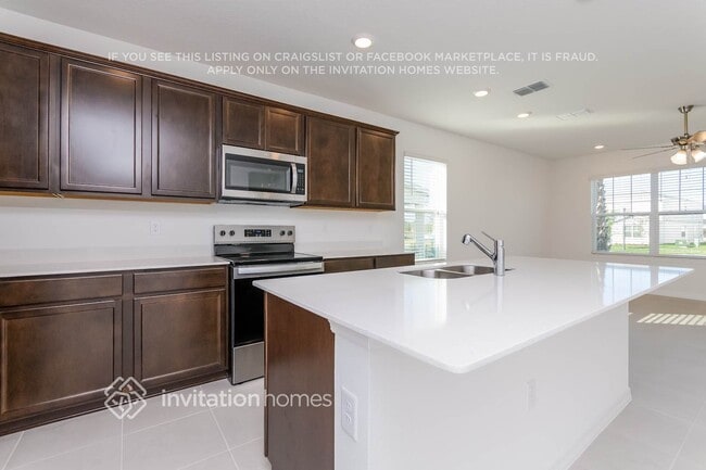 Building Photo - 6162 Whispering Gln Dr