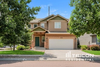 Building Photo - 2728 Sierra Springs Dr
