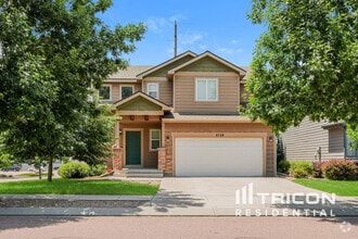 Building Photo - 2728 Sierra Springs Dr