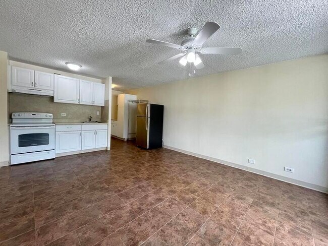 Building Photo - 1718 Anapuni St