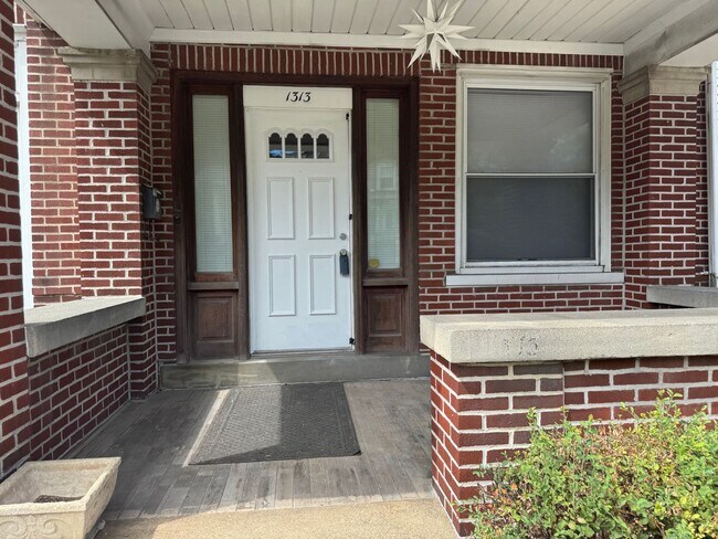 Foto del edificio - 5 Bedroom Detached Home in fountain Hill