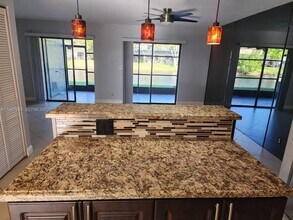 Building Photo - 537 N University Dr