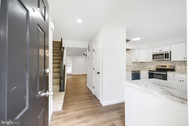 Building Photo - 8573 Black Star Cir