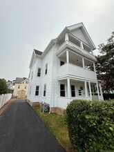 Building Photo - 449 Stanley St