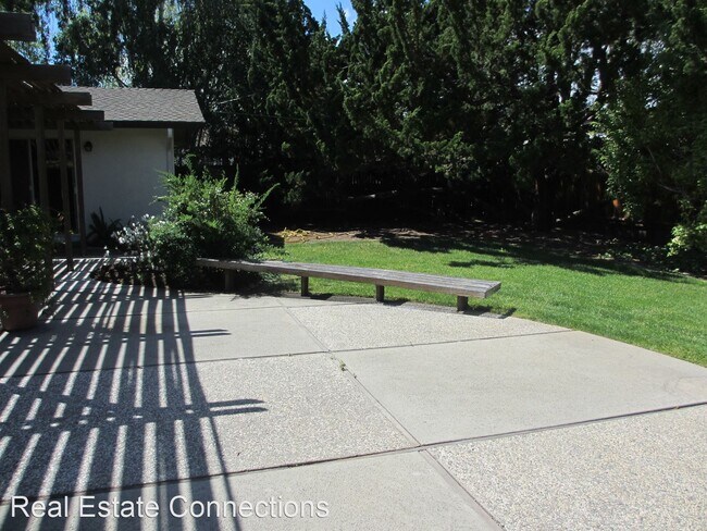 Building Photo - 4 br, 2 bath House - 12767 Cambridge Drive