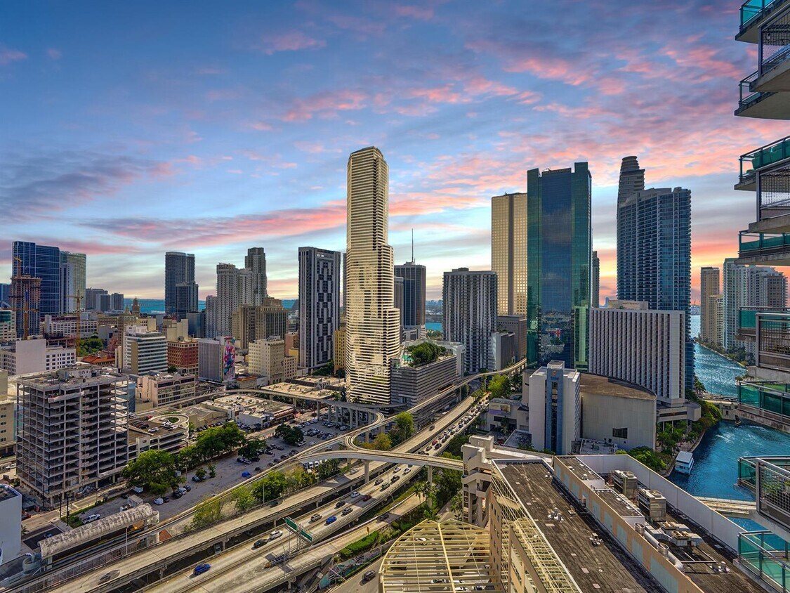 Primary Photo - 350 S Miami Ave