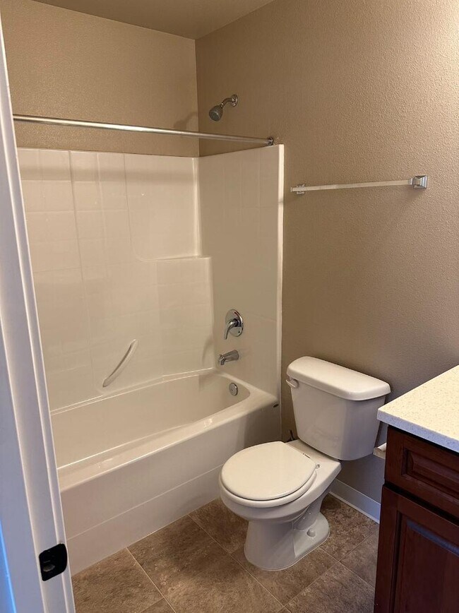 Foto del edificio - 5115 Solberg Drive SW