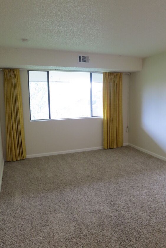 Foto principal - 600 Manhattan Dr
