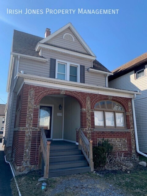 Primary Photo - 2829 South Park Ave
