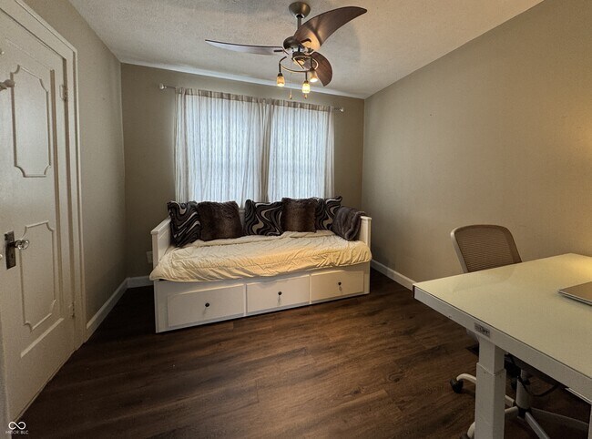 Foto del edificio - 6186 Evanston Ave