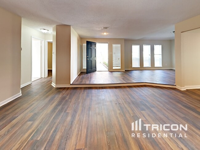 Building Photo - 7415 Cortes Dr