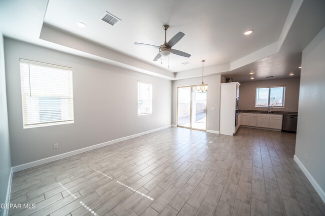 Building Photo - 249 Adamtowne Dr