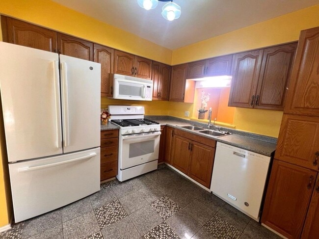 Foto del edificio - 823 Gladstone Dr