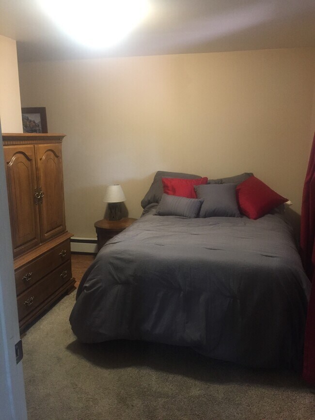 Dormitorio más pequeño - 468 HIGHLAND ST