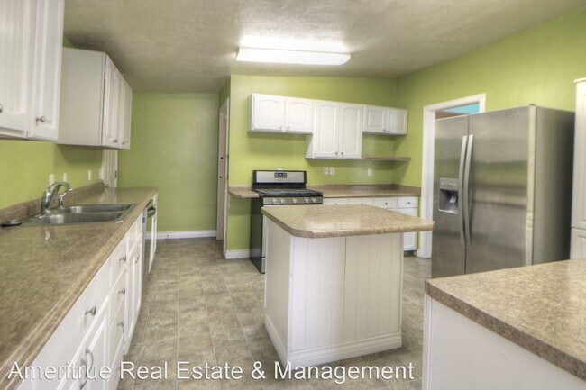 Building Photo - 3 br, 2 bath House - 275 N Robinson Avenue