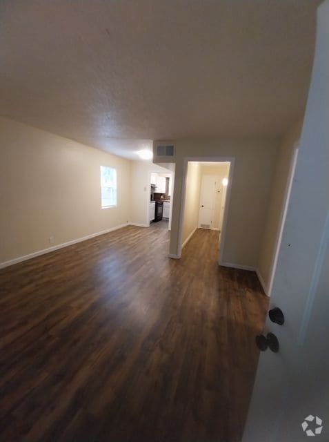 Building Photo - 623 N Conway St