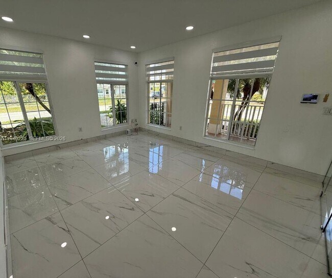 Foto del edificio - 27037 SW 142nd Ave