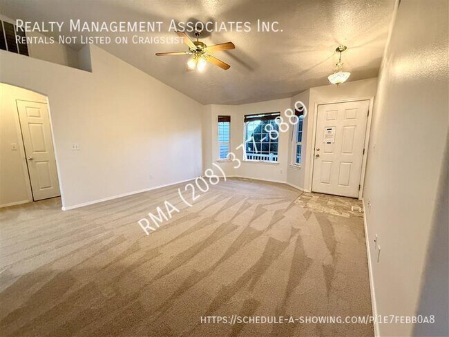 Foto del edificio - 822 S Chestnut St