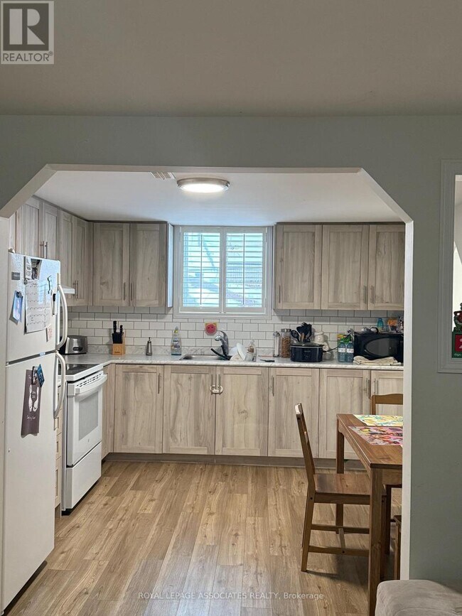 Photo du bâtiment - 57 Simcoe Rd