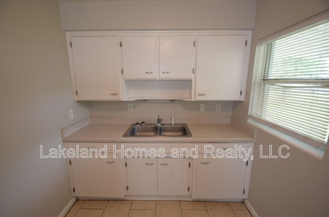 Foto del edificio - 1213 W Patterson St