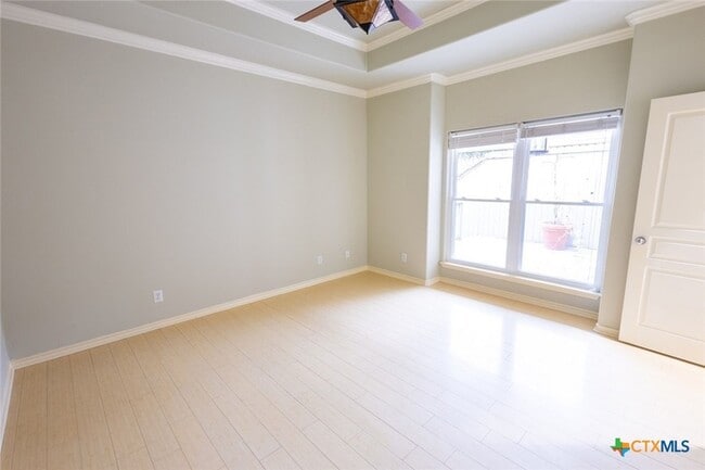 Foto del edificio - 605 Burleson St