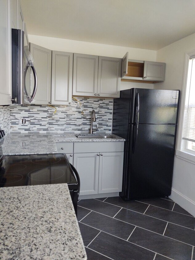 Primary Photo - 2 Bedroom 1 Bathroom Duplex! Coming Soon!