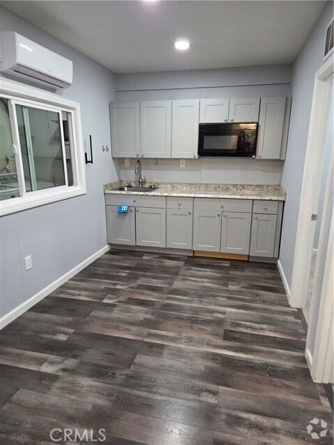 Building Photo - 24363 Delphinium Ave