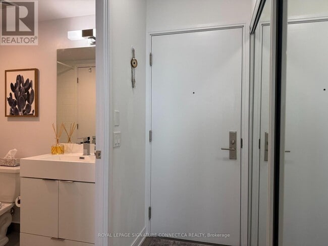 Building Photo - 20 Thomas Riley Rd