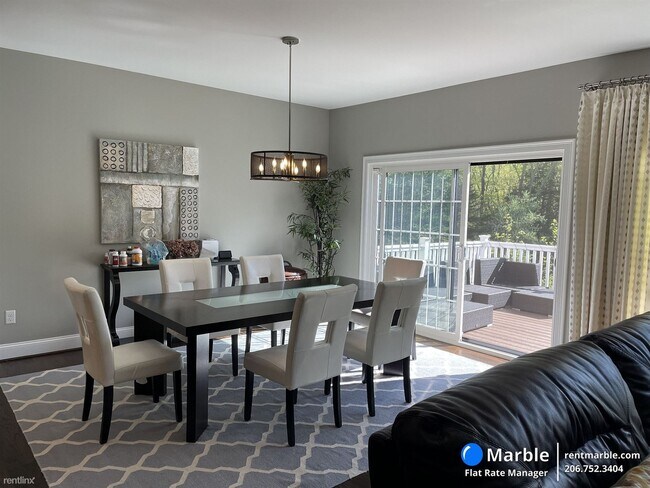 Foto del edificio - 4 br, 2.5 bath Townhome - 7 Yorkshire Ct