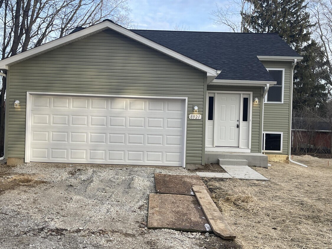 8921 271st Ave, Salem, WI 53168 House Rental in Salem, WI