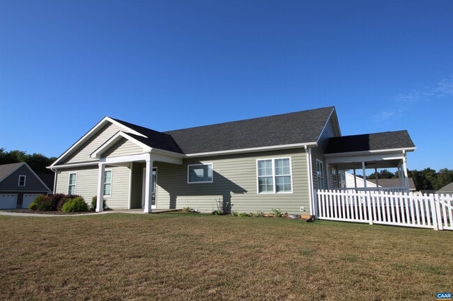 Building Photo - 147 Langley Dr
