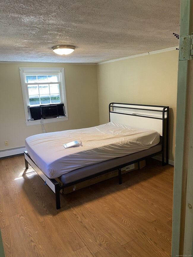 Building Photo - 70 Walnut St