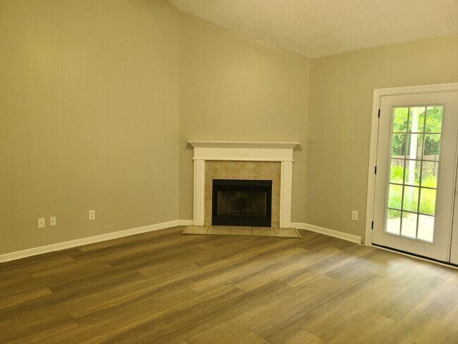 Foto del edificio - Rent ready 4 bedroom/ 2 bathroom