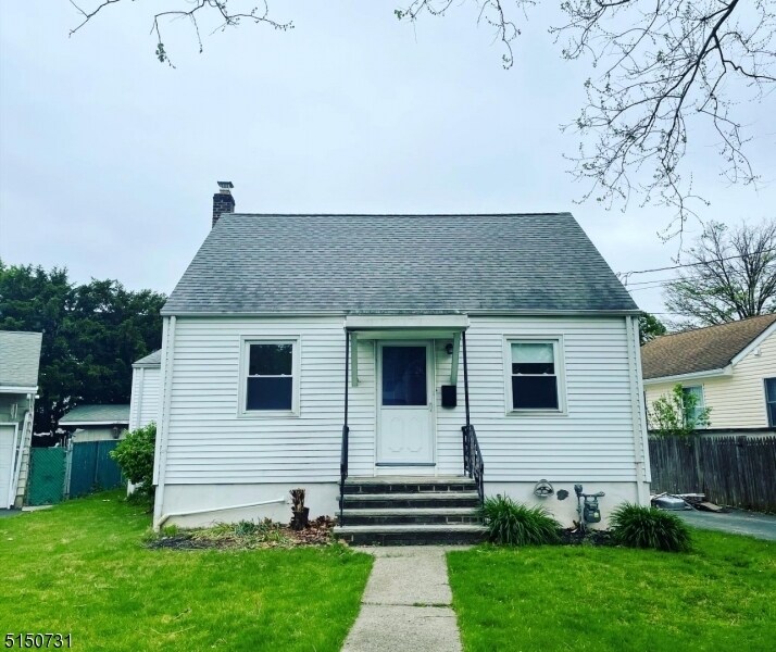 Primary Photo - 21 Tulip Ct