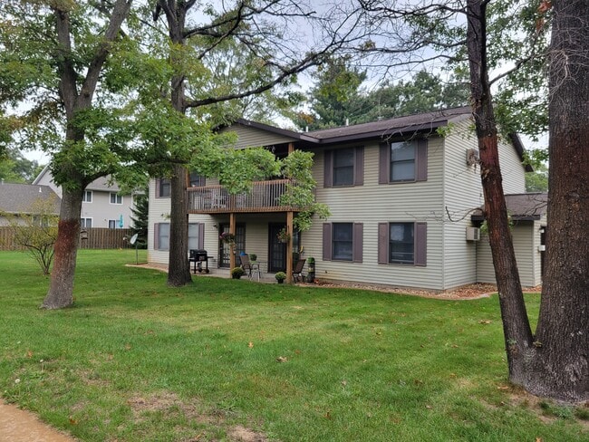 Building Photo - 1316 w Norton ave