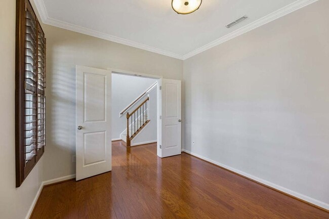 Building Photo - Welcome Home!!! Beautiful 3b 2.5b in Masse...