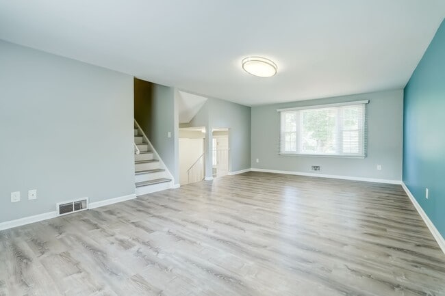 Foto del edificio - 161 Railroad Mills Rd