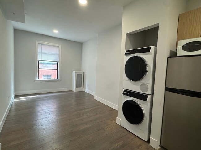 Building Photo - 276 Newbury St