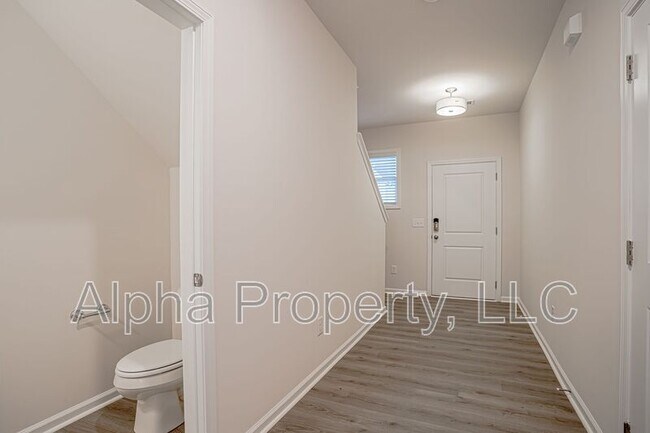 Building Photo - 143 Clingstone Trl