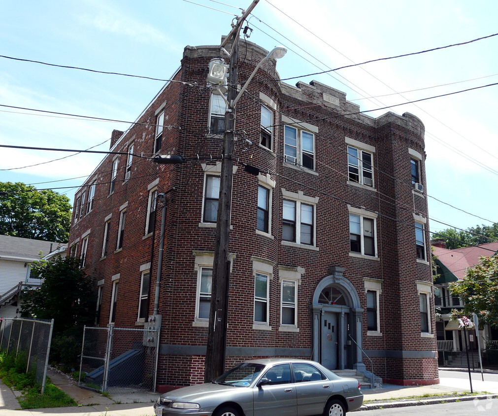 Building Photo - 52-54 Nahant Ave