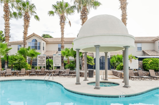 Resort Style Pool - Lifestyle at Los Paseos (Ventanas)